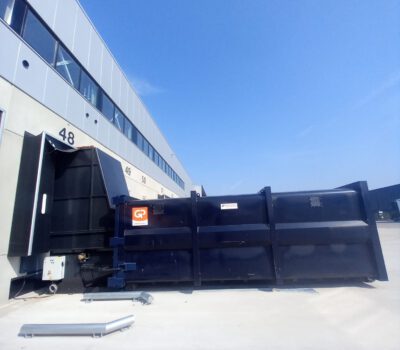 Zelfpersende container